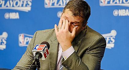 Συγκινεί ο δακρυσμένος λόγος του κόουτς των Γκρίζλις (video)