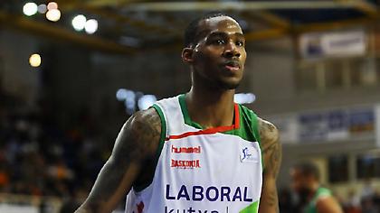 Τα «όργια» του Ντάριους Άνταμς (video)