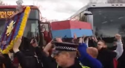 Κήδεψαν την Άστον Βίλα οπαδοί της Μπέρμιγχαμ (video)