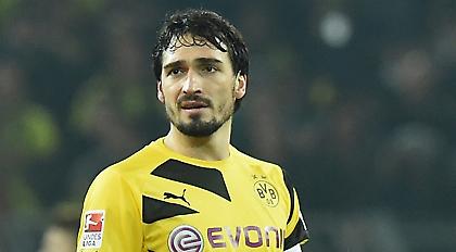 Ρουμενίγκε: «Ναι, η Μπάγερν διαπραγματεύεται για Χούμελς»