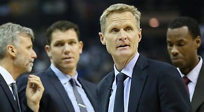 Κορυφαίος προπονητής της σεζόν ο Κερ!