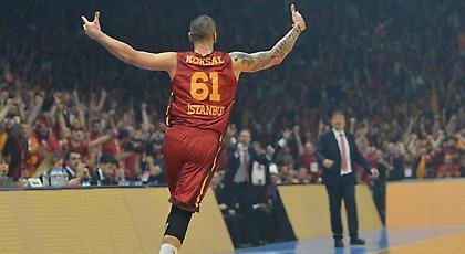 Τρελάθηκε ο σπίκερ, ο κόσμος και η Γαλατά (video)