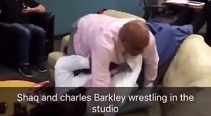 Σακίλ και Μπάρκλεϊ πάλεψαν στο στούντιο (video)