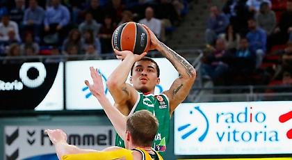 Το αιχμηρό tweet του Μάικ Τζέιμς για τους επικριτές της Λαμποράλ