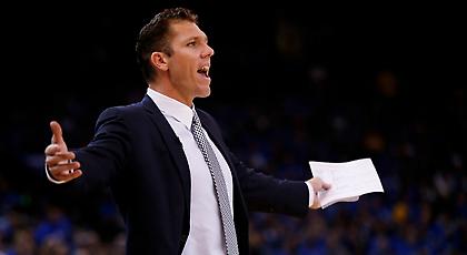 Ο Λιούκ Γουόλτον νέος προπονητής των Λέικερς!