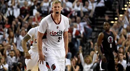 «Σκότωσαν» τους μισούς Κλίπερς οι Μπλέιζερς