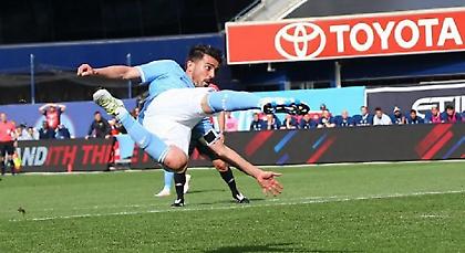 Ασίστ ο Πίρλο, αεροπλανικό γκολ ο Βίγια (video)