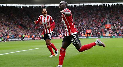 Ο Μανέ έφερε το… άγιο φως! (video)