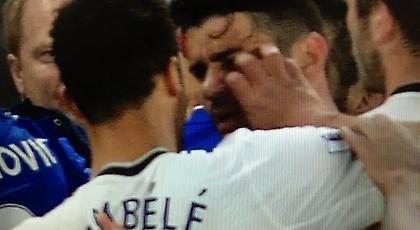 Ο Ντεμπελέ γρατζούνισε τον Ντιέγκο Κόστα και του έριξε… αυτοσφαλιάρα! (pic+video)
