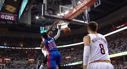 Ο Λεμπρόν την κορυφαία φάση του πρώτου γύρου (video)