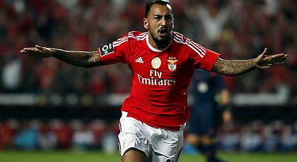 «Γλέντι» στον Πορτογάλο σπίκερ για το… Μητρόγλου! (pics)