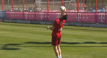 «Ξυπόλητα» μαγικά από Λεβαντόφσκι (video)