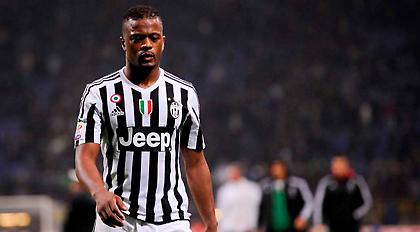 Ανανεώνει ο Εβρά