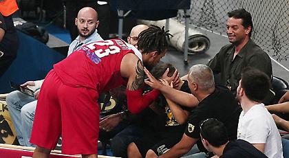 Το φιλί του Χάκετ, είναι ο αθλητισμός