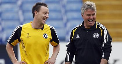 Υπέρ της παραμονής Τέρι στην Τσέλσι ο Χίντινκ