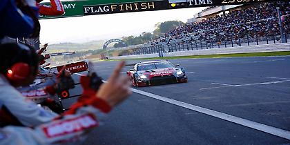 Διπλή νίκη για τα Nissan GT-R (video)