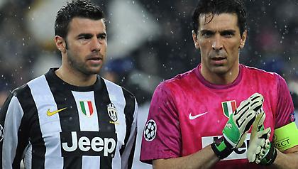 «Πακέτο» ανανέωση ως το 2018 Μπουφόν και Μπαρτζάλι!