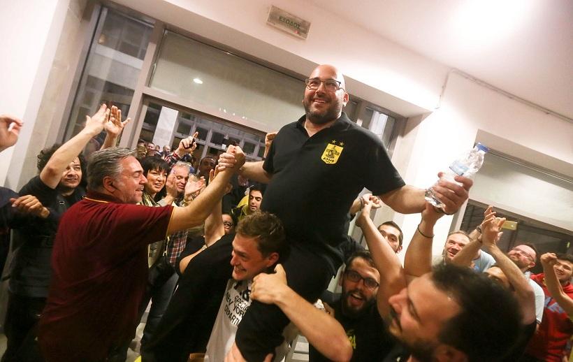 Σήκωσαν στα χέρια τον Λάσκαρη οι οπαδοί του Άρη (pics)