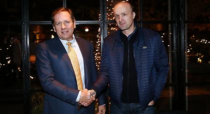 Συνεχίζει με Ζντοβτς