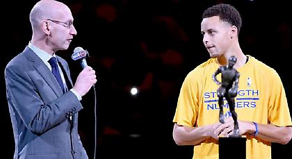 Ο κομισάριος του ΝΒΑ άφησε τον Κάρι να περιμένει (video)