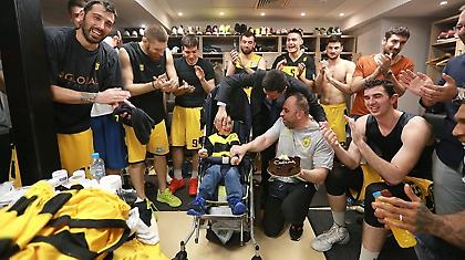 Κίνηση ανθρωπιάς μέσα στους πανηγυρισμούς του Άρη (pics)