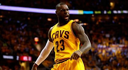 Αντιρρήσεις ΛεΜπρόν για το τρίποντο και το… «Χακ»