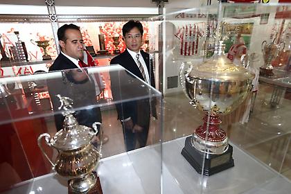 Τα…κορόιδα οι Κινέζοι, στη Ρεάλ και τον Ολυμπιακό ήρθαν!