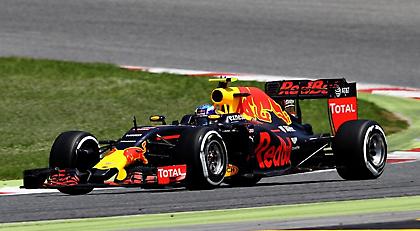 Θρίαμβος και ρεκόρ του 18χρονου Φερστάπεν!