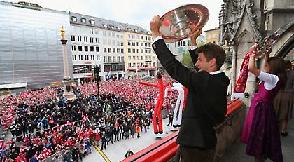 Γλέντησαν με την ψυχή τους στην Μπάγερν (pics)