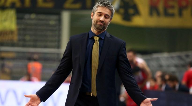 Ζιάγκος στον ΣΠΟΡ FM: «Πρέπει να βγάλουμε το καπέλο στα παιδιά»