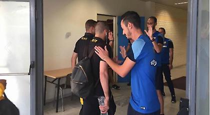 Έφτασε ΟΑΚΑ χωρίς προβλήματα η αποστολή της ΑΕΚ (video)