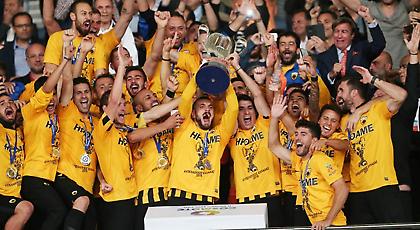 Ακούστε το όλοι, η ΑΕΚ γύρισε!