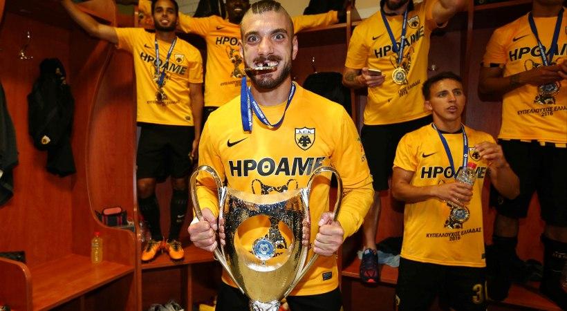 Δεν λέει να… χαλαρώσει ο Αραβίδης! (pic)