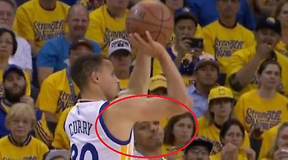 Η γκριμάτσα του Φόι όταν σουτάρει τρίποντο ο Κάρι (video)