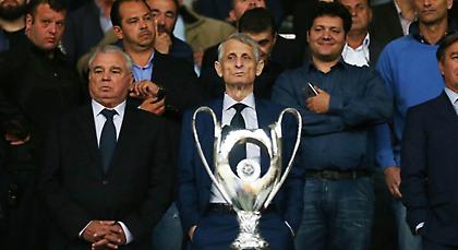 Ντοκουμέντο: Ο Γκιρτζίκης την ώρα που ζητάει οφσάιντ (Pics)