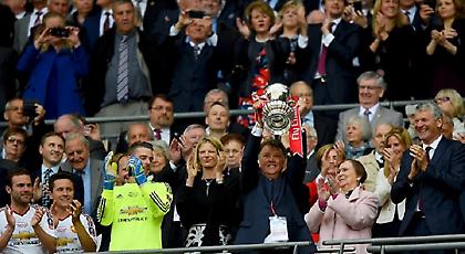 Φαν Χάαλ: «Σας δείχνω την κούπα μου…»