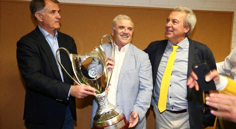 Μελισσανίδης: «Τα παιδιά να σηκώσουν το Κύπελλο, εμείς δεν έχουμε δουλειά»