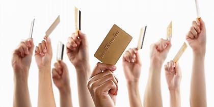 Οι μισοί Έλληνες θετικοί στην ολική κατάργηση των συναλλαγών με μετρητά