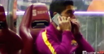 Ο Σουάρες πήρε τηλέφωνο τη γυναίκα του από τον πάγκο, να της πει ότι τραυματίστηκε (videο)