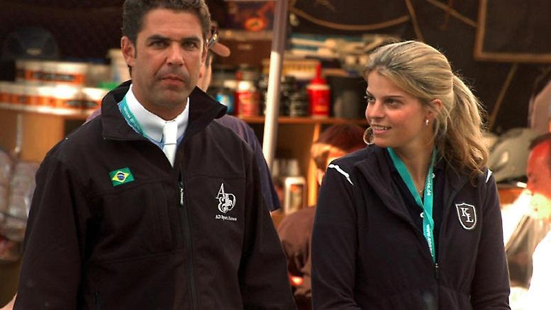 Η Αθηνά έπιασε τον Αλβάρο να την απατά με άλλη γυναίκα