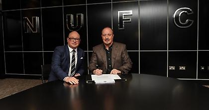 Επίσημο: Ανανέωσε με Νιούκαστλ ο Μπενίτεθ