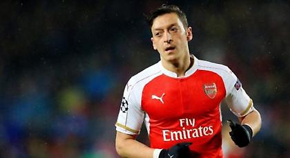 Ανανεώνει με Άρσεναλ ο Οζίλ