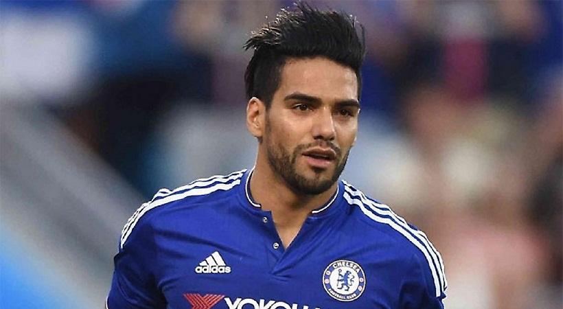 Χαλαρώνει με τις γυναίκες της ζωής του ο Φαλκάο