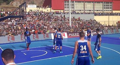 «Πλημύρισε» η Γκράβα για τους AntentokounBros (pics&vids)