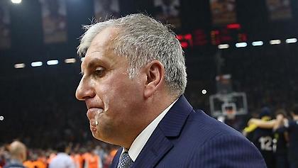 Το βίντεο με το φτύσιμο στον Ομπράντοβιτς (video)