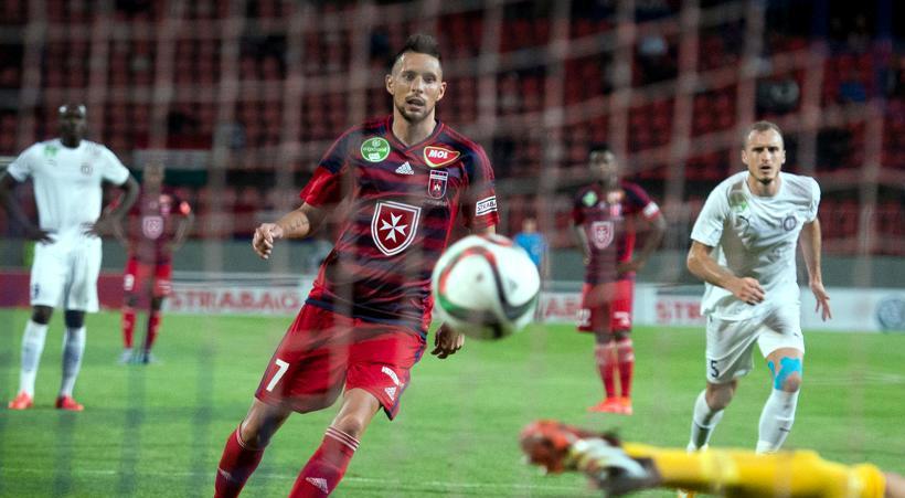 «Ο τεχνικός διευθυντής της ΑΕΚ ήρθε για να διαπραγματευτεί για τον Γκιούρσκο»