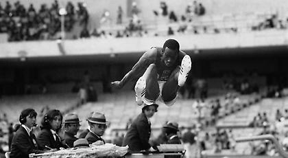 «Μην τον νευριάσεις, θα πηδήξει έξω από το σκάμμα…» Και τον νευρίασαν!