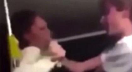 Γυναίκα και νεαρός «αρπάχτηκαν» στο λεωφορείο: Τον χτύπησε και της έκανε… κεφαλοκλείδωμα! (video)