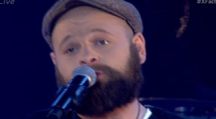 X Factor: Έσκισε ερμηνεύοντας Νταλάρα ο Πιτσάνης (video)