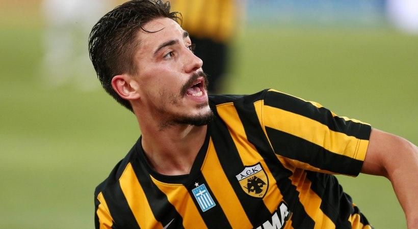 Το ξεκόβει για Σιμόες η ΑΕΚ